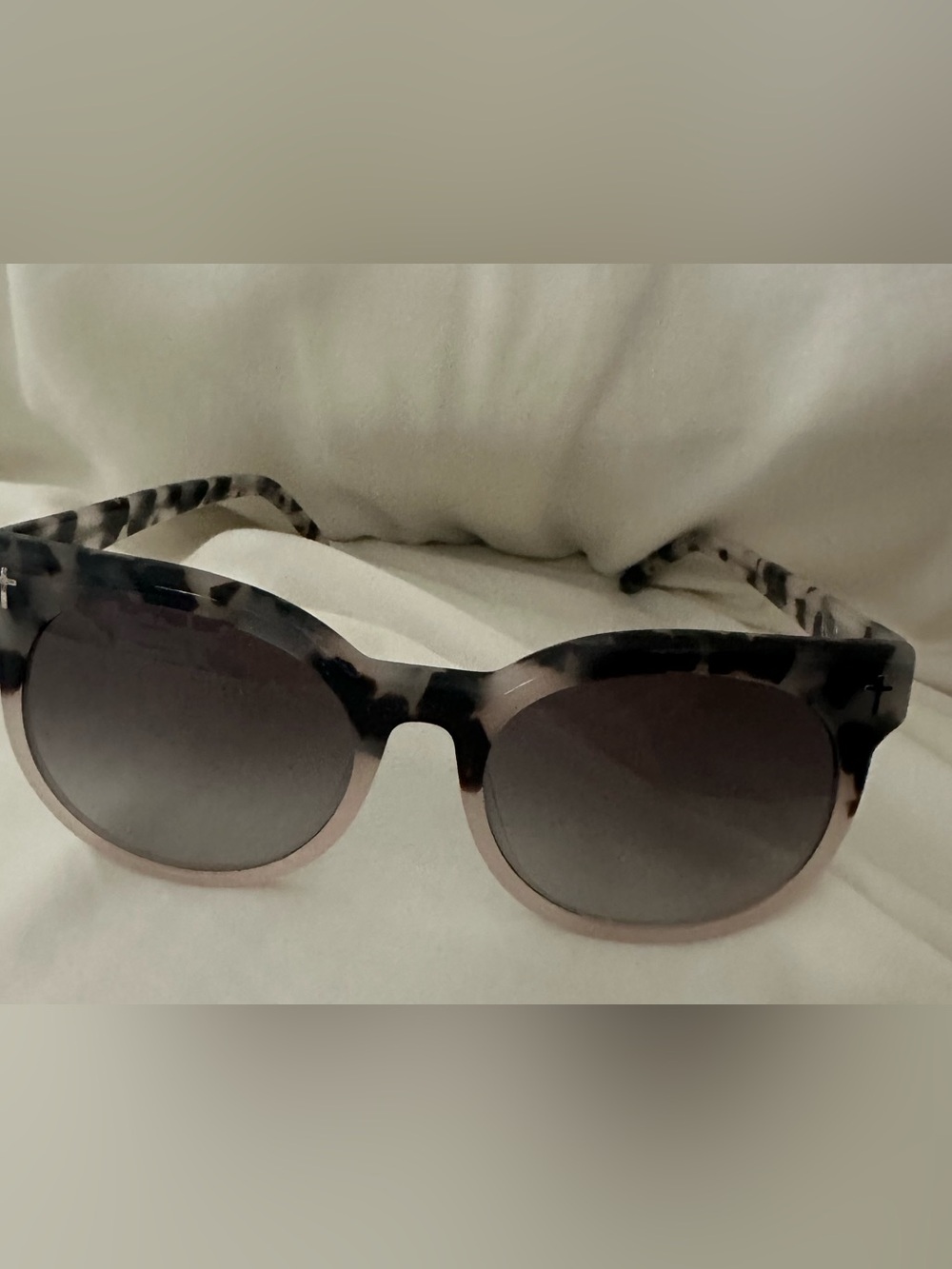 Valley Women’s Tortoiseshell Round Sunglasses - Black/Gray